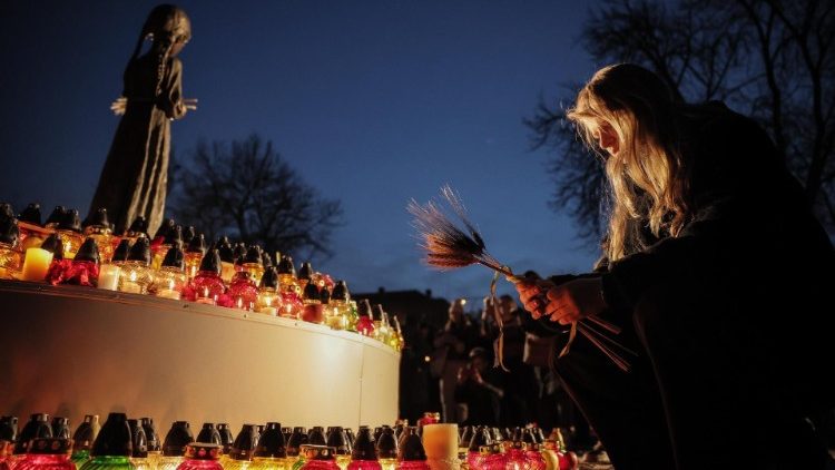 Ucranianos conmemoran a las víctimas de Holodomor  