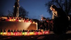 Ukraiņi piemin Holodomora upurus