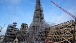 Paryžiaus Dievo Motinos katedros pastoliai