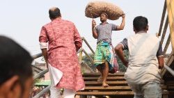 Des travailleurs au Bangladesh. 