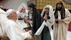 Papa Francesco riceve figuranti presepio vivente di Santa Maria Maggiore