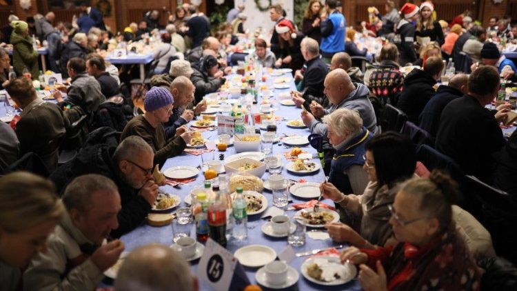 Christmas Day dinner for people in need in Warsaw