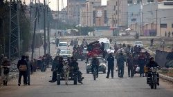 Palestinos se dirigen a Rafah