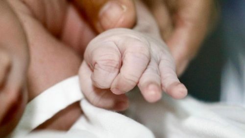 Wiener Bioethikerin begrüßt Papst-Vorstoß zum Verbot der Leihmutterschaft