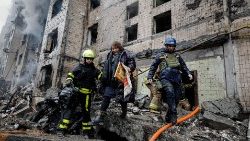  As consequências dos ataques aéreos russos em Kiev e Kharkiv