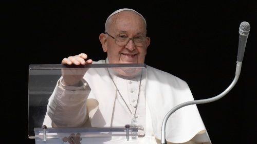 Pope at Angelus: When tempted or taking wrong path, invoke Jesus