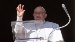 Ferenc pápa a jubileumra előkészítő ima-évet hirdetett meg 