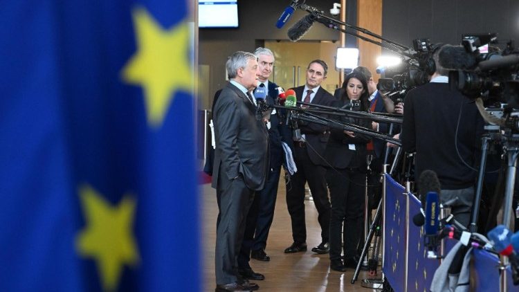Il ministro degli Esteri italiano Antonio Tajani annuncia l'operazione nel Mar Rosso