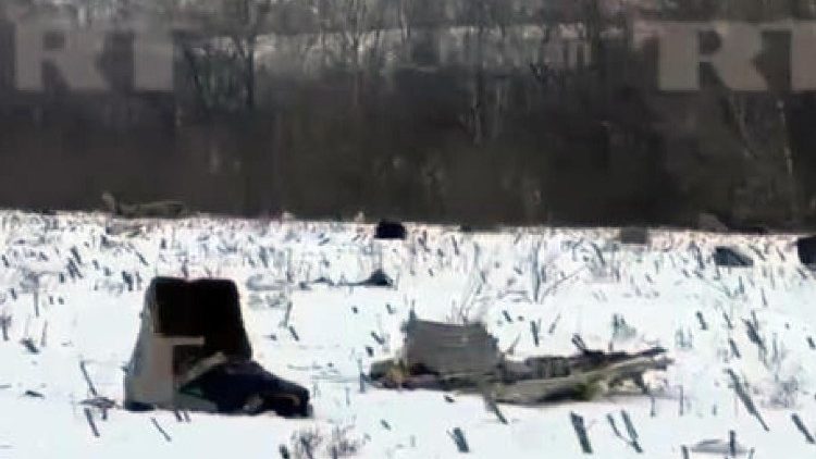 I resti dell'aereo precipitato a Belgorod in Russia
