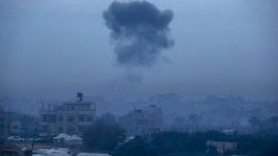 Israeli air strike in the east of southern Gaza Strip