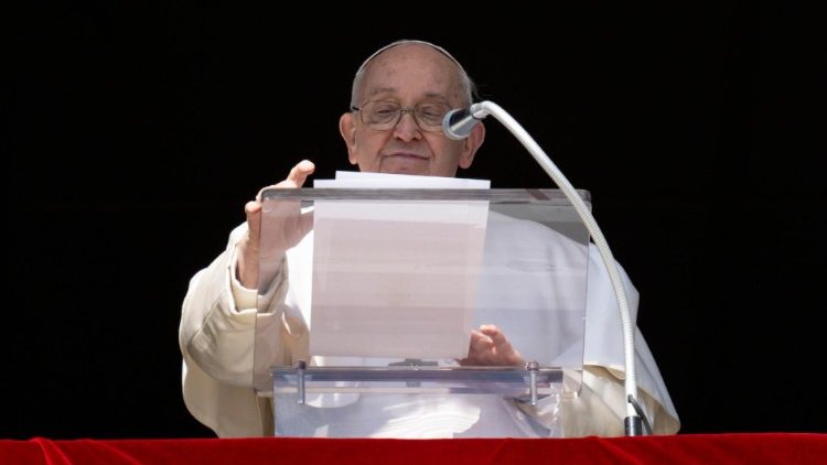 Papa Franjo molio je za povratak mira u mnogim dijelovima svijeta