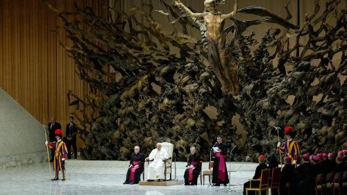 Ferenc pápa katekézise az irigység és a hiúság főbűneiről: karöltve együtt a rosszban