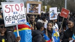 Marche des Congolais devant les institutions des Nations Unies à Genève, en Suisse, le 2 mars 2024, pour dénoncer les massacres des Congolais et réclamer le retour de la paix dans la partie Est de la RD Congo.