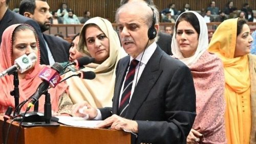 Pakistan: Neuer Premier will Terror bekämpfen