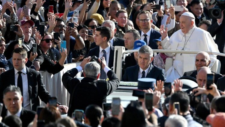Папа Франциск на общей аудиенции в Ватикане (20 марта 2024 г.)