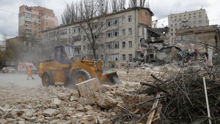 Nach einem Raketenangriff auf Kyiv