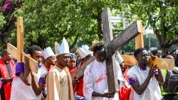 Christen bei einer Karfreitagsprozession in Nairobi