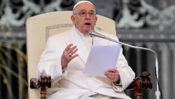 Il Papa, "senza giustizia non c'� pace"