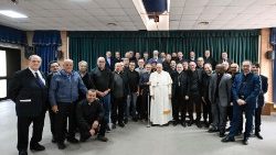 教皇フランシスコ、ローマ東北部の小教区の司祭・助祭たちと　2024年4月5日　ローマ・聖エンリコ教会施設で