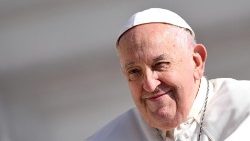 Papež František na nedávné fotografii