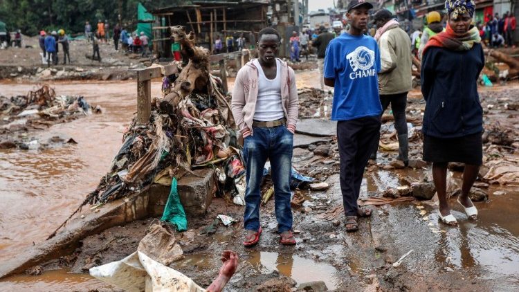 Sigue aumentando el número de muertos tras las inundaciones repentinas en Kenia. (ANSA)