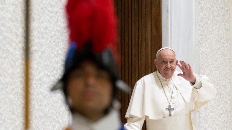Ferenc pápa fogadta a Svájci Gárda tagjait és családjaikat az újoncok eskütétele alkalmából
