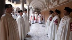 Kardinolo P. Pizzaballa įžengimas į šv. Anupro bažnyčią Romoje