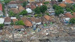 Ein Bild der Zerstörung in einem Küstenort auf Sumatra
