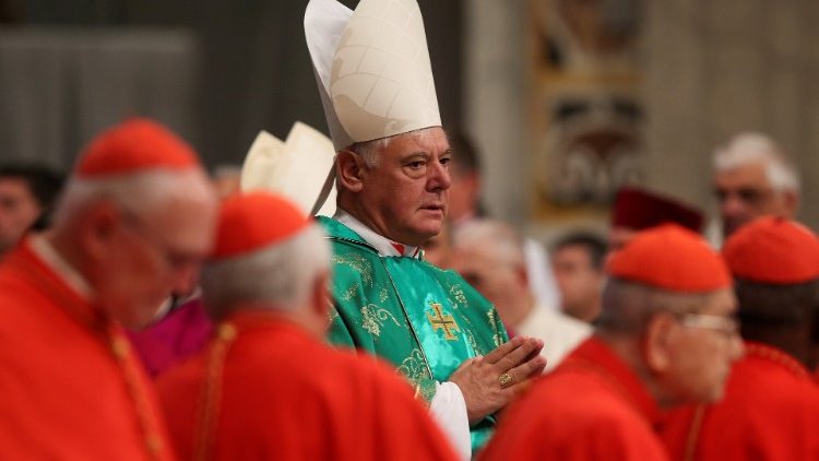 Kardinal Gerhard Ludwig Müller, hier im Bischofsornat, bei einer Feier im Petersdom 