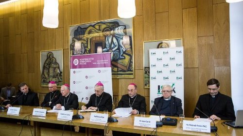 Polen: Ordensmann fordert Rücktritt von Bischöfen