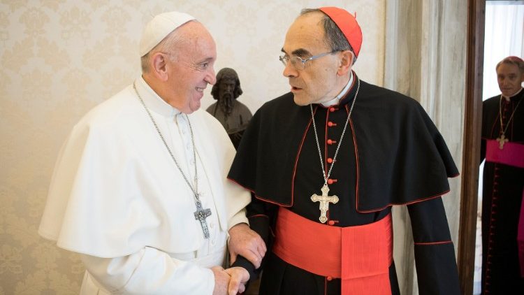 الكاردينال بارباران مع البابا فرنسيس