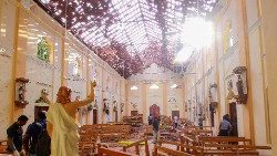 Igreja de São Sebastião em Negombo, Sri Lanka, após atentado na Páscoa de 2019 (REUTERS/Stringer)