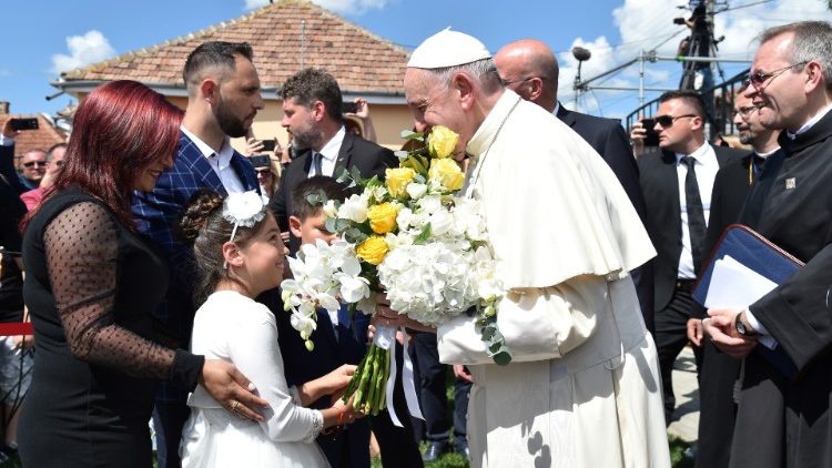 롬인 공동체를 방문한 프란치스코 교황 