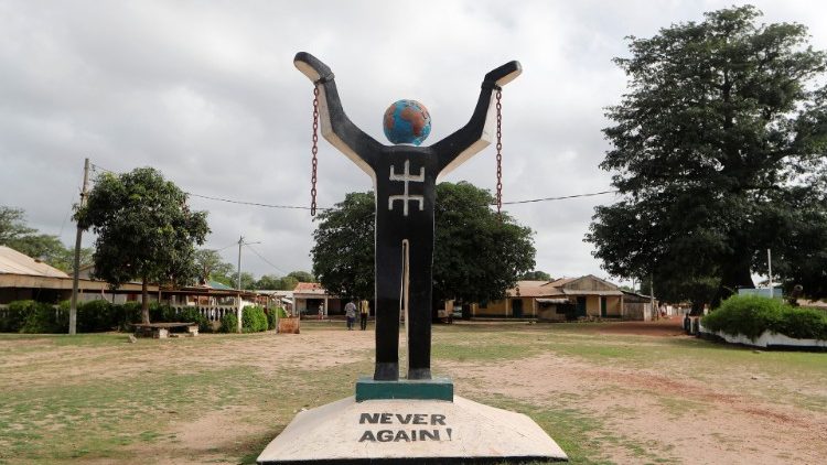 Paminklas vergovės aukoms Gambijoje