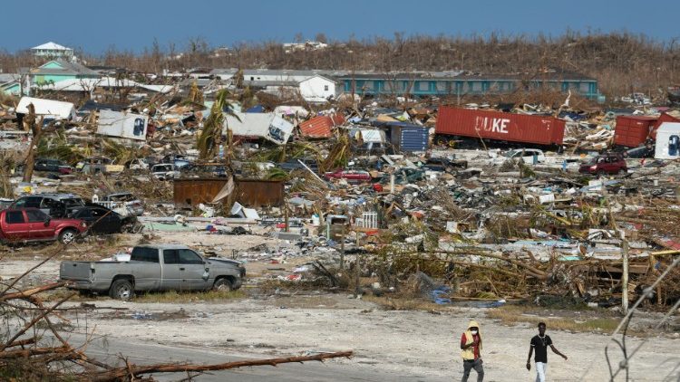 Последствия урагана "Дориан"