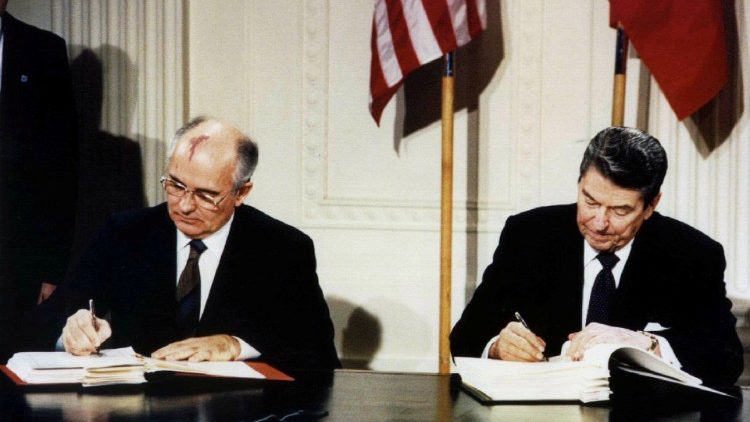 Ronald Reagan and Mikhail Gorbachev sign the Intermediate-Range Nuclear Forces (INF) treaty in 1987