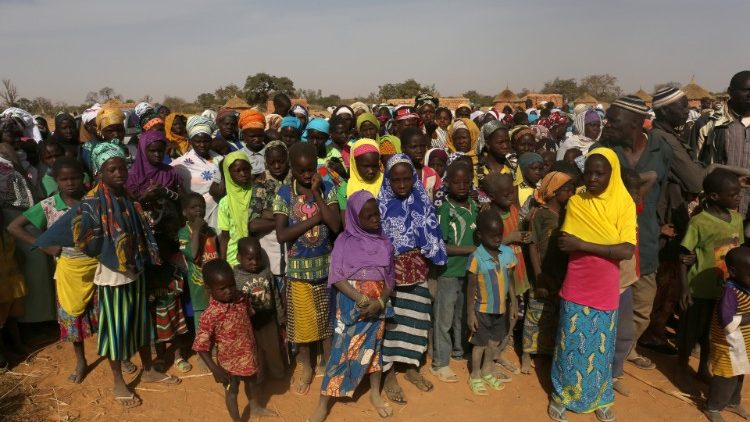 Skupina raseljenih osoba u Burkini Faso