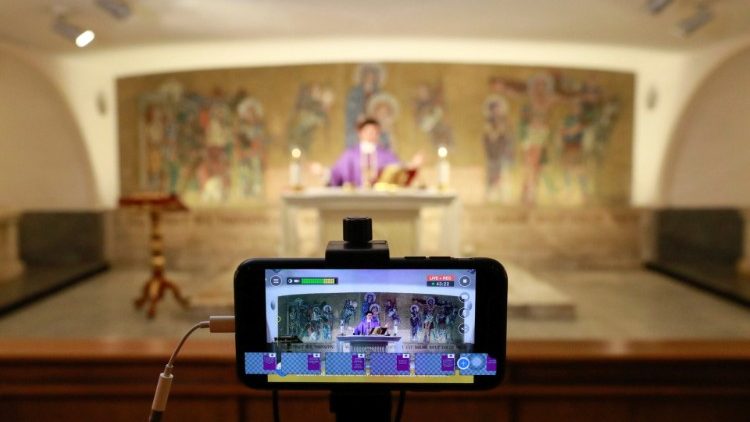 Трансляция Святой Мессы в Интернете