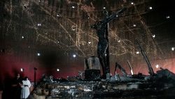 Crucifixo queimado no ataque à Catedral de Manágua