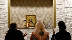 亞美尼亞信友在祈求和平