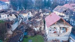 Щетите от силното земетресение в Хърватия на 29 декември