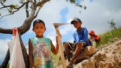 Niños indígenas inmigrados de Venezuela a Brasil