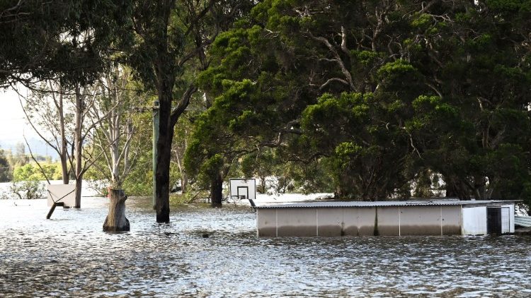 A severe flood affects the state of New South Wales