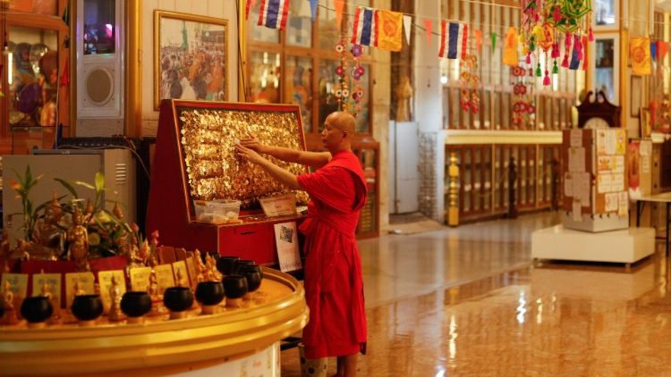 A buddhista Vészák ünnep Bangkokban