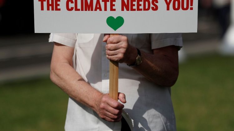 Biểu tình trước hội nghị thượng đỉnh về khí hậu COP26