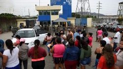 Prison de Guayaquil: plus de 100 morts dans les violences