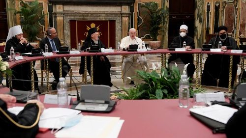 O Papa abre no Vaticano Encontro dos representantes das religiões e lança o apelo por um Pacto Educativo Global
