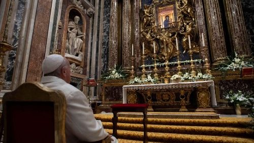 Папа ахвяруе залатую ружу галоўнаму марыйнаму абразу Рыма 