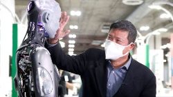 Einen humanoiden Roboter unterscheiden doch einige Dinge vom Menschen
