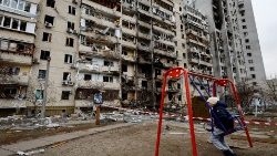 Edifici danneggiati a Kiev dopo l'attacco militare russo